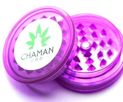 Grinder à fleurs de cannabis