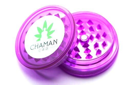 Grinder à fleurs de cannabis